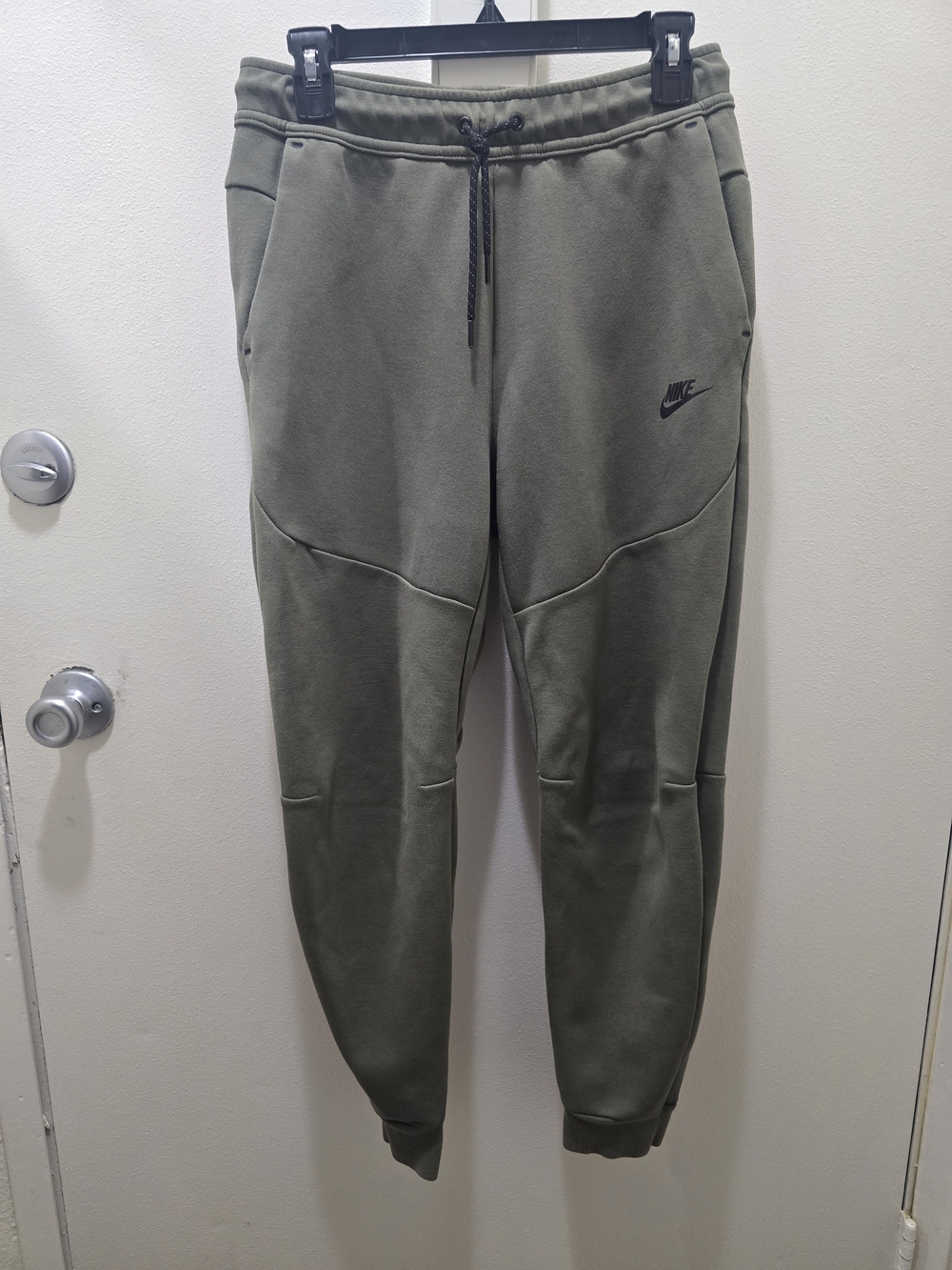 Nike Sportswear Tech Fleece Joggers - Olive Green (Classic Fit)